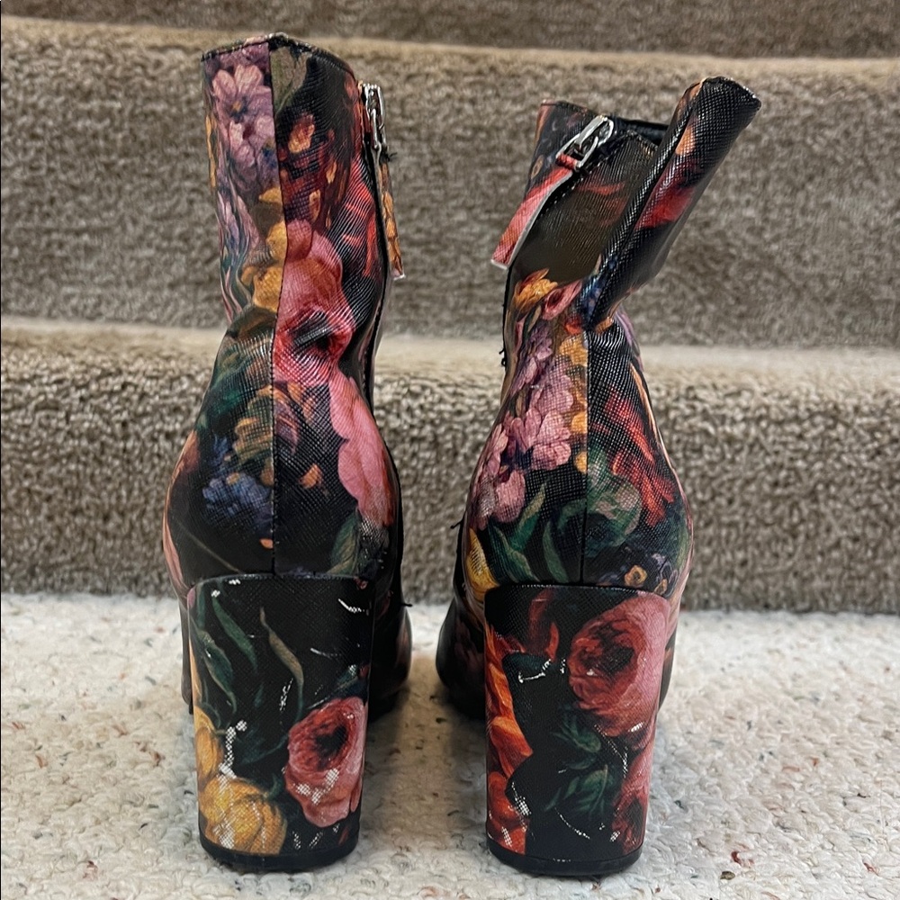 Super Fun Floral Ankle Boots - Picture 4 of 8